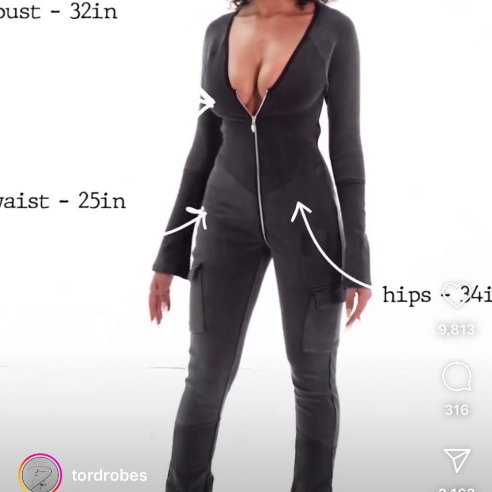 One piece, jumpsuit. Exclusive tordrobes release. New. No wear